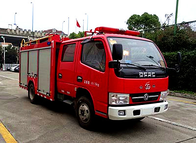 2吨东风多利卡水罐消防车