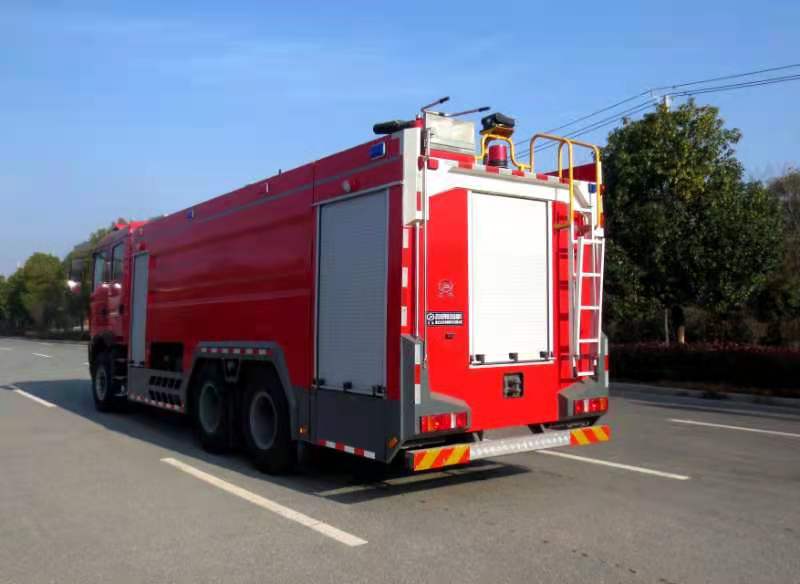 豪沃16吨泡沫消防车
