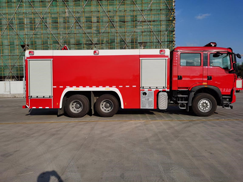 豪沃12吨泡沫消防车