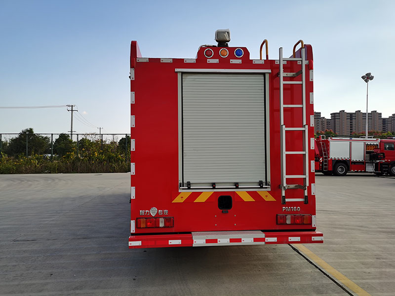 豪沃16吨水罐消防车