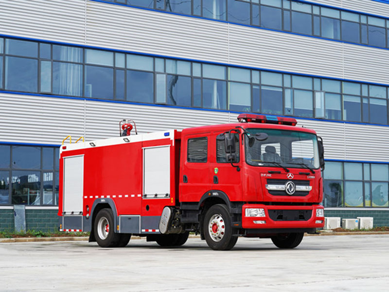 东风D9-7吨水罐消防车（常压泵）