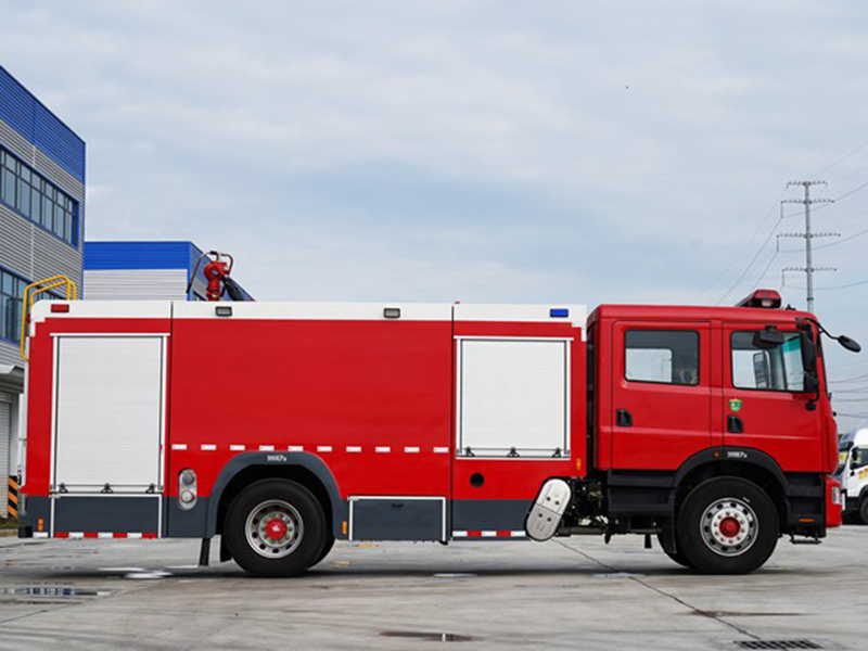晶马D9-7吨泡沫消防车